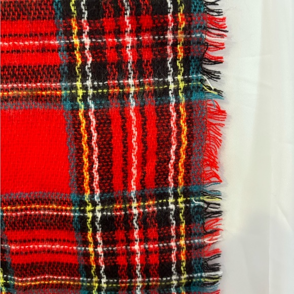 New-With-Tags Old‎ Navy Oversized Red Plaid Scarf - Picture 4 of 7